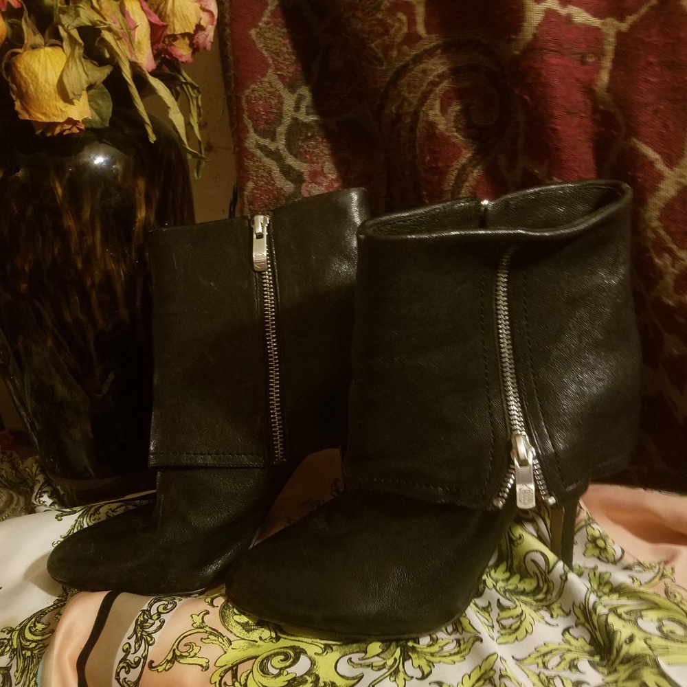 Vintage Vince Camuto Heeled Boots Womens Size 7.5